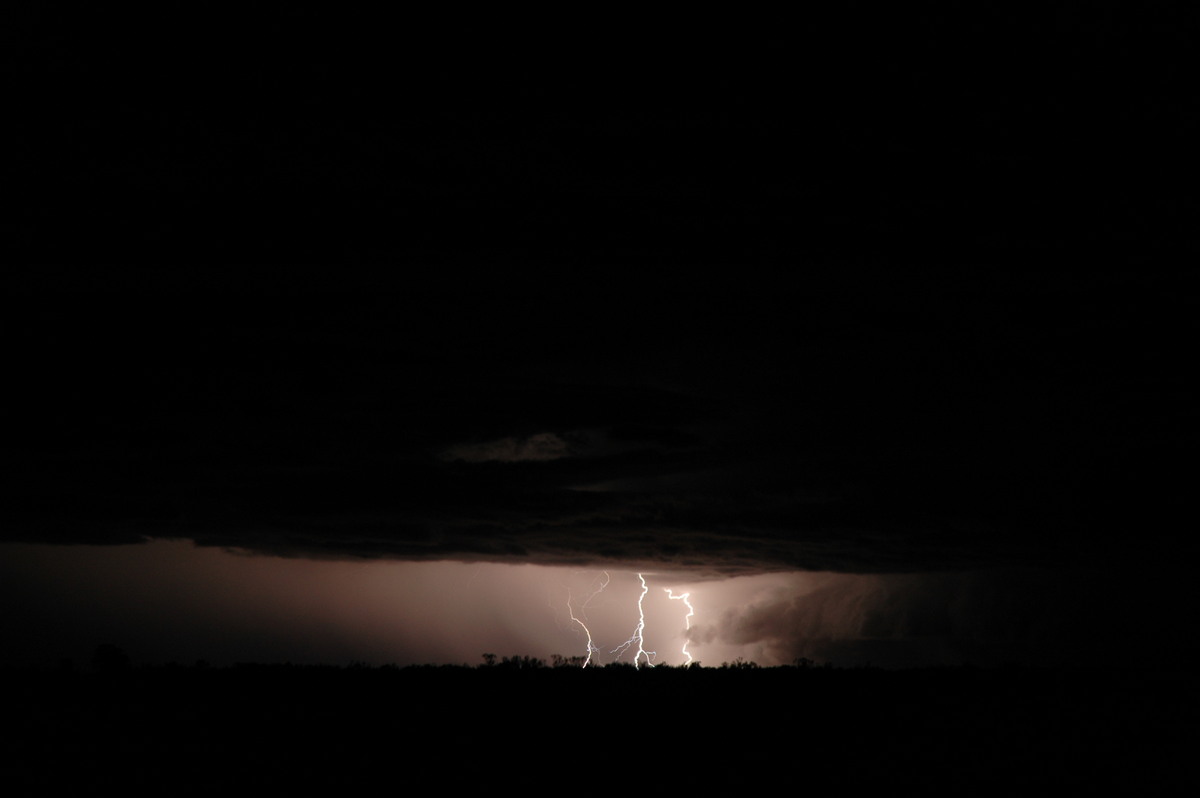 lightning lightning_bolts : near Coonamble, NSW   7 December 2004