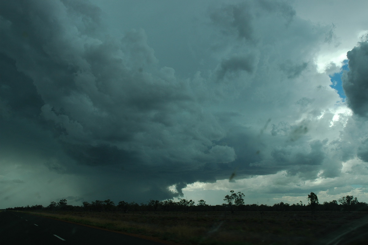 thunderstorm cumulonimbus_incus : W of Walgett, NSW   8 December 2004