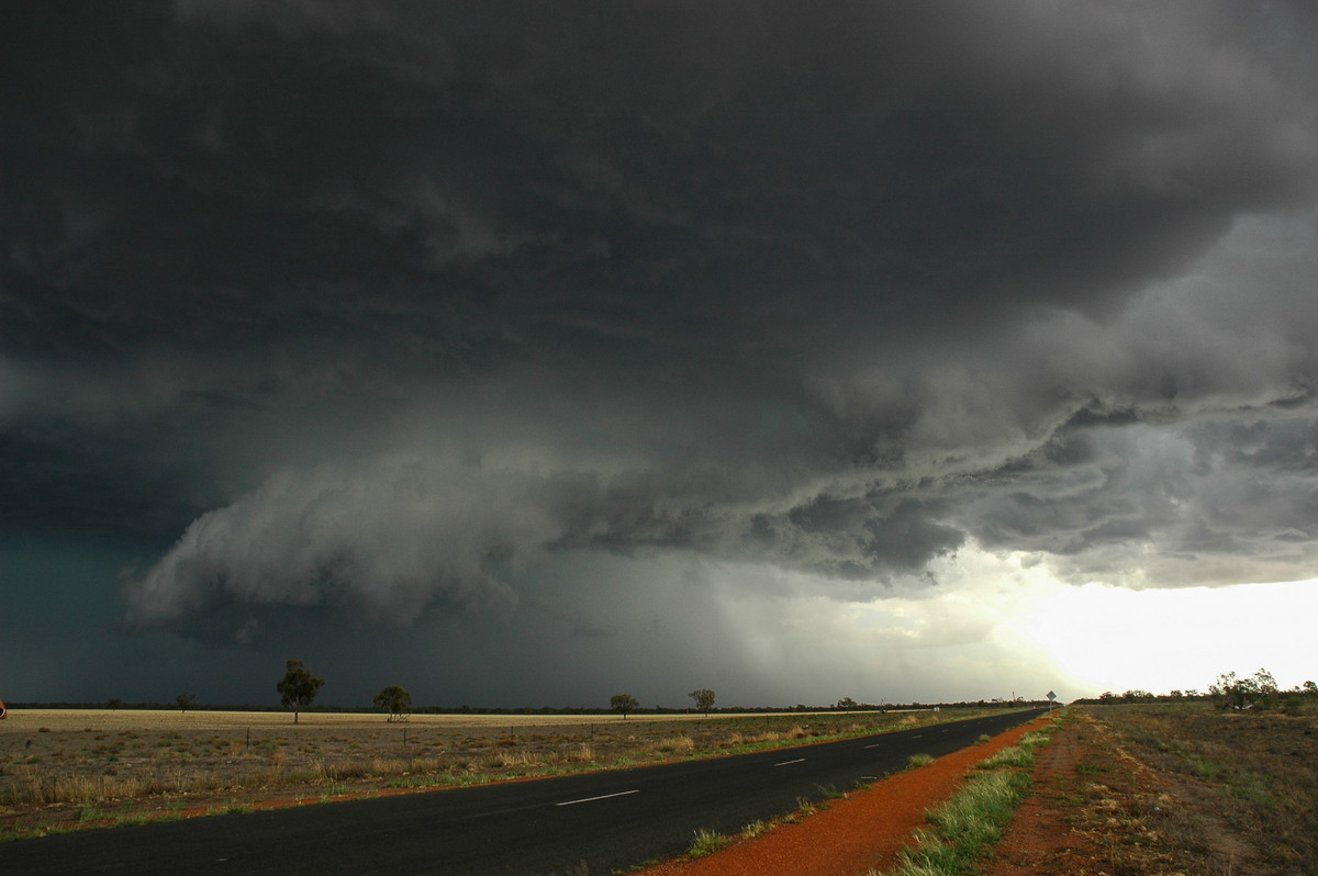 wallcloud thunderstorm_wall_cloud : W of Walgett, NSW   8 December 2004