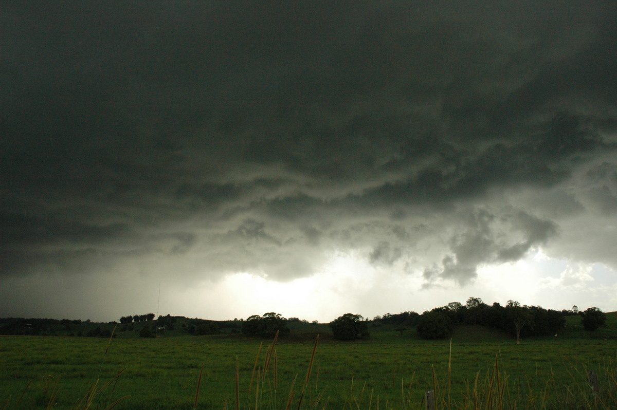 cumulonimbus supercell_thunderstorm : Eltham, NSW   13 December 2004