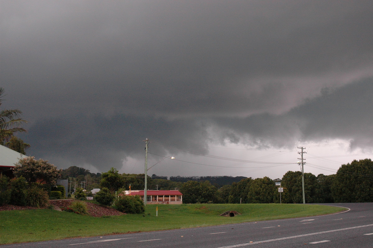 cumulonimbus thunderstorm_base : Bangalow, NSW   13 December 2004