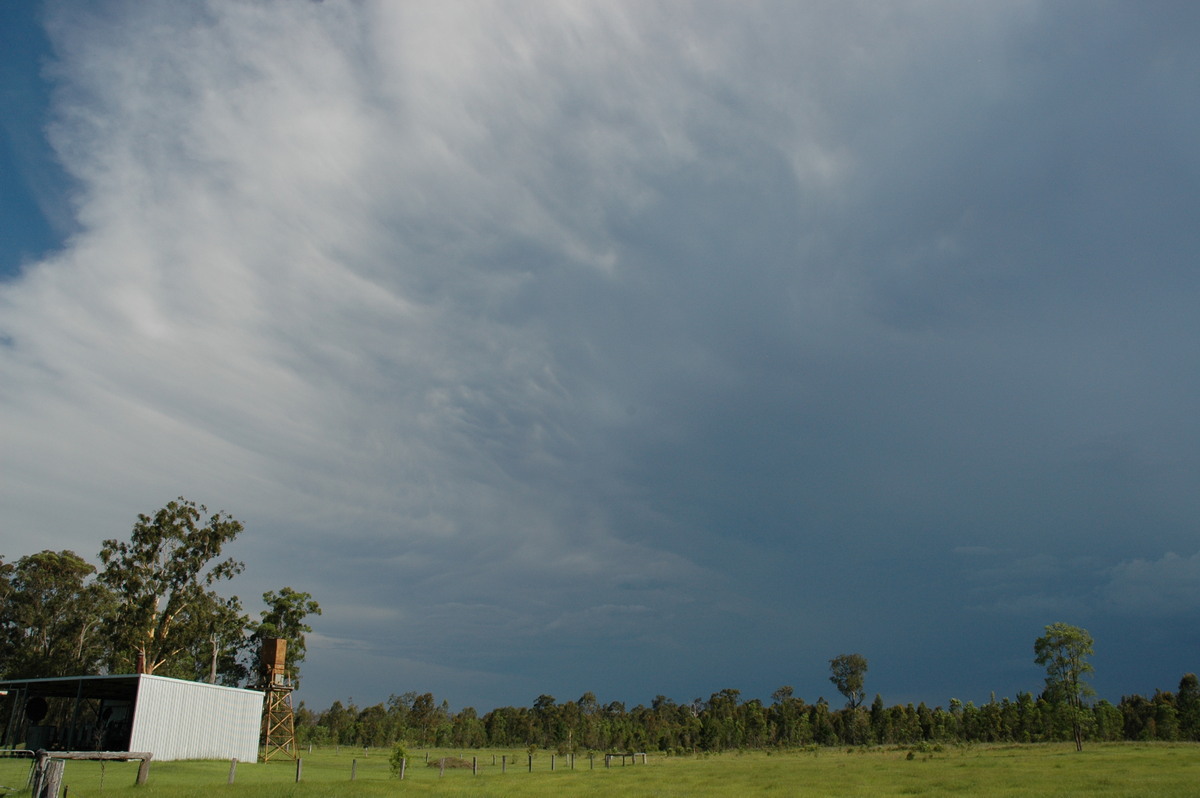 anvil thunderstorm_anvils : near Whiporie, NSW   19 December 2004