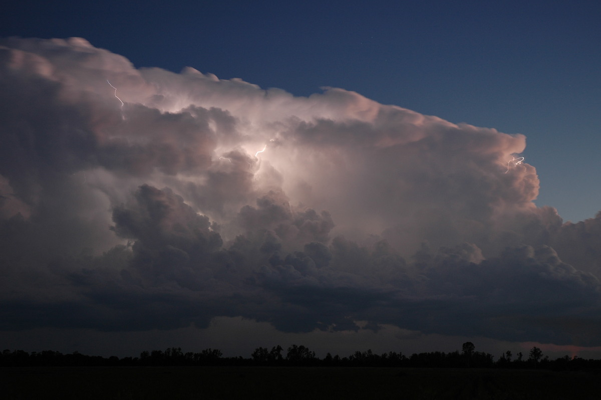 thunderstorm cumulonimbus_incus : Coraki, NSW   21 January 2005