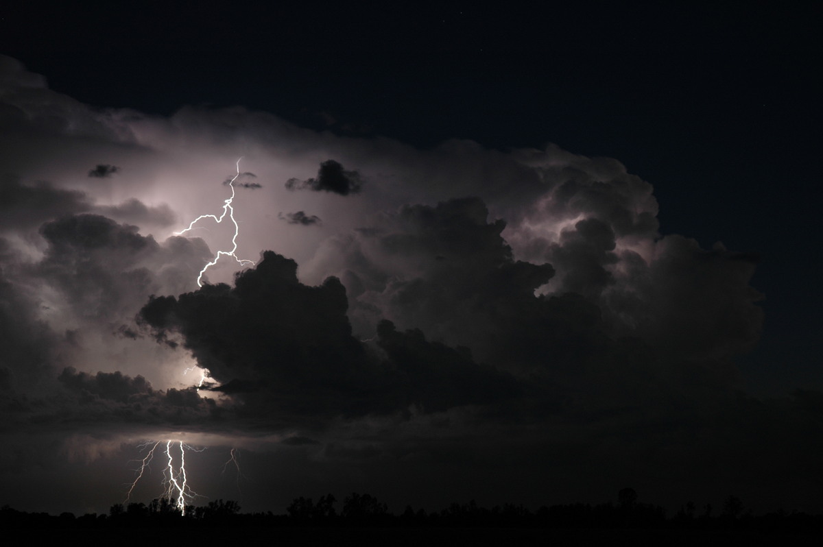 lightning lightning_bolts : Coraki, NSW   21 January 2005