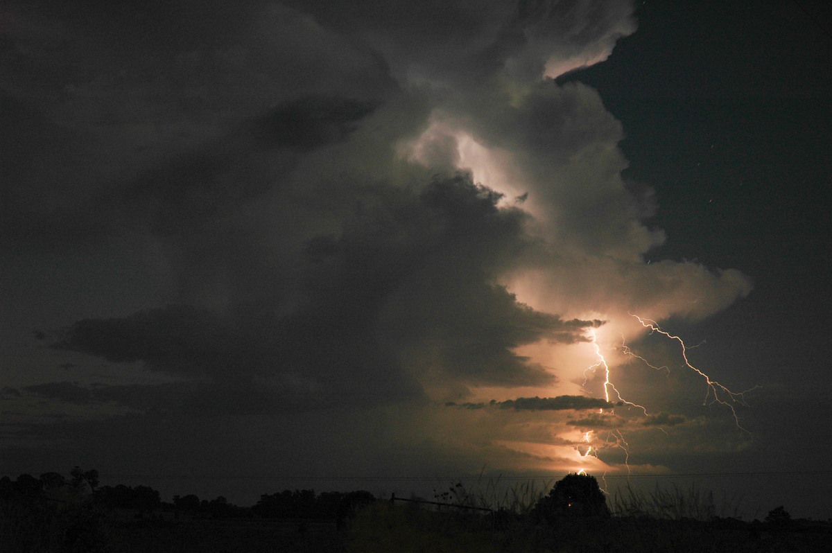 lightning lightning_bolts : Coraki, NSW   21 January 2005