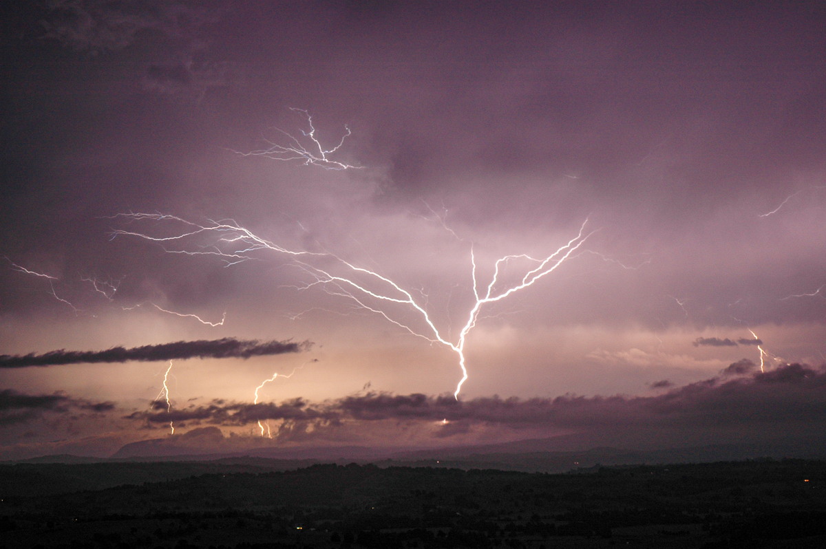 lightning lightning_bolts : McLeans Ridges, NSW   2 February 2005