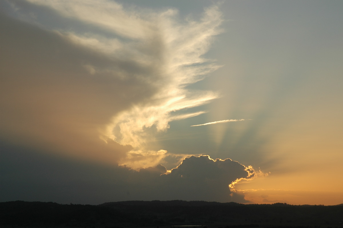 halosundog halo_sundog_crepuscular_rays : Parrots Nest, NSW   22 February 2005