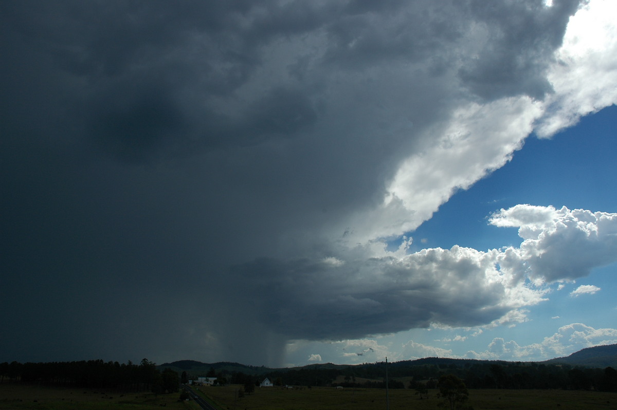 thunderstorm cumulonimbus_incus : Mummulgum, NSW   10 March 2005