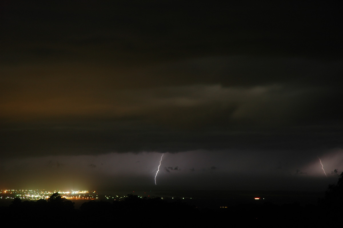 lightning lightning_bolts : Alstonville, NSW   25 March 2005