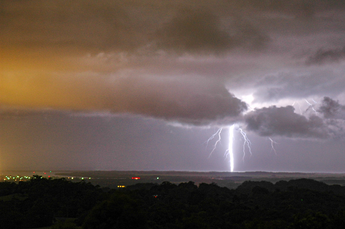 lightning lightning_bolts : Alstonville, NSW   25 March 2005