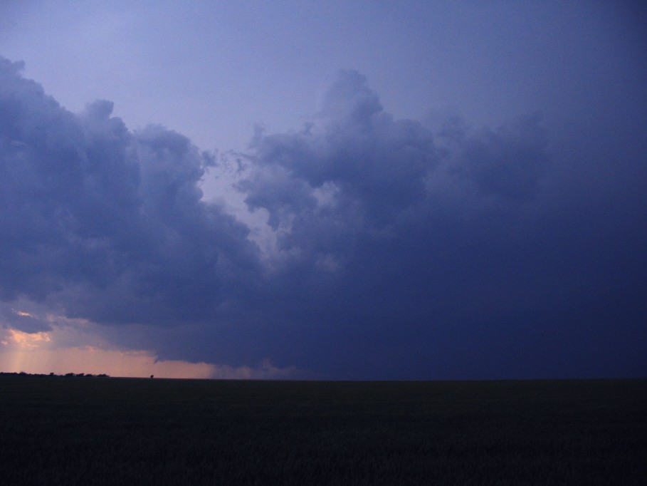 wallcloud thunderstorm_wall_cloud : near Paducah, Texas, USA   13 May 2005