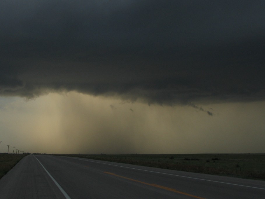 raincascade precipitation_cascade : S of Springfield , Colorado, USA   28 May 2005