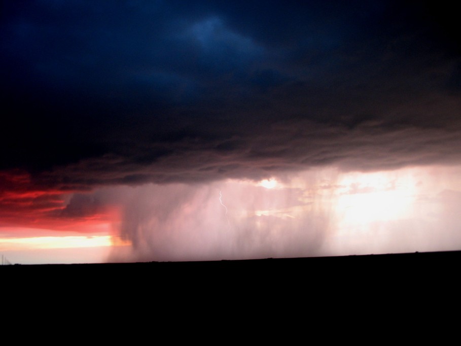 cumulonimbus thunderstorm_base : SSE of Springfield, Colorado, USA   28 May 2005