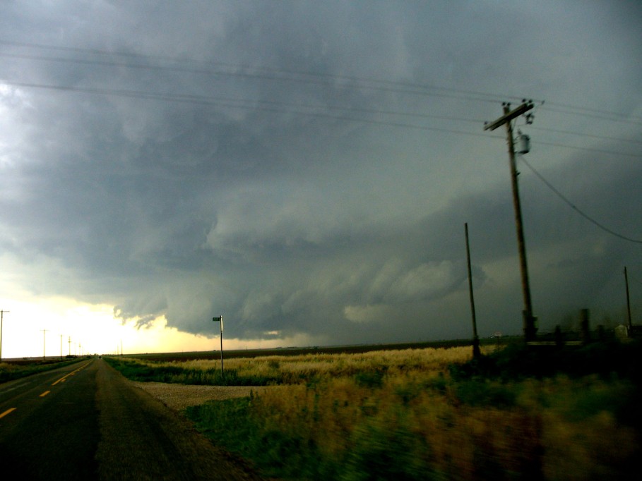 wallcloud thunderstorm_wall_cloud : near Littlefield, Texas, USA   31 May 2005