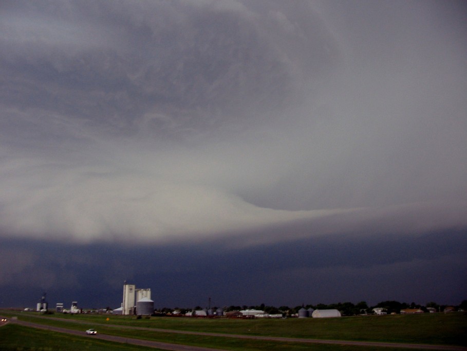 inflowband thunderstorm_inflow_band : I-70 near Flagler, Colorado, USA   2 June 2005