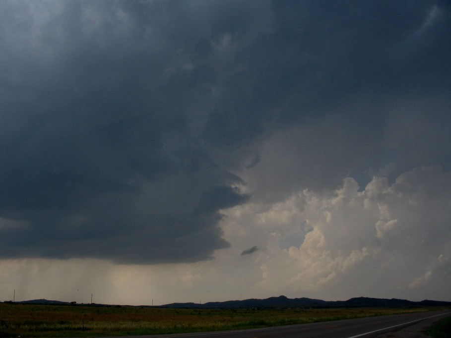 cumulonimbus supercell_thunderstorm : Mountain Park, N of Snyder, Oklahoma, USA   5 June 2005