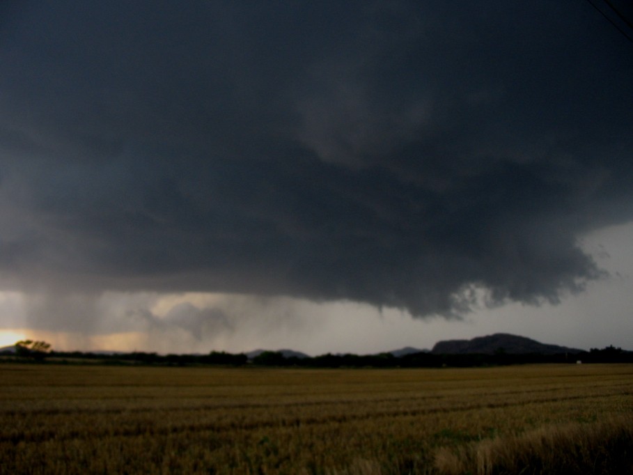 wallcloud thunderstorm_wall_cloud : Mountain Park, N of Snyder, Oklahoma, USA   5 June 2005