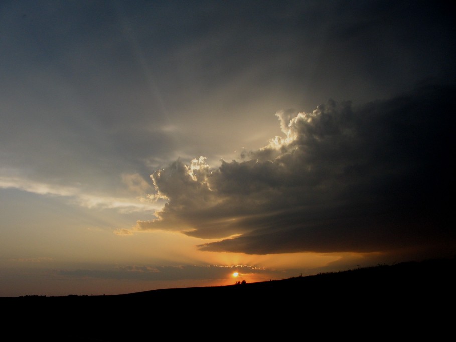 anvil thunderstorm_anvils : Lebanon, Nebraska, USA   6 June 2005