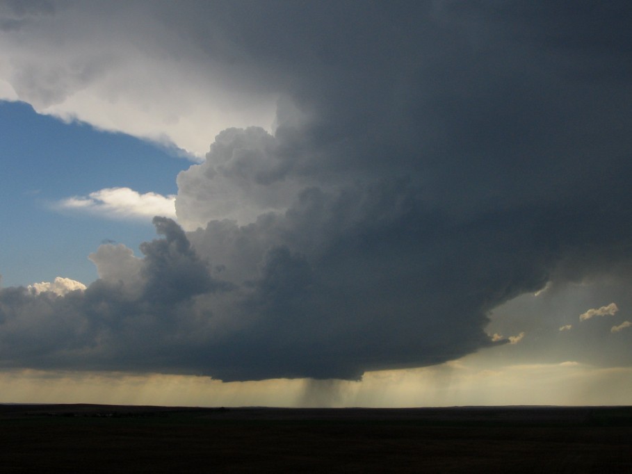 cumulonimbus supercell_thunderstorm : E of Wanblee, South Dakota, USA   7 June 2005