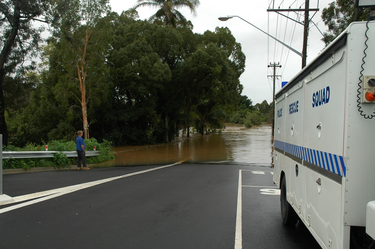 flashflooding flood_pictures : Lismore, NSW   30 June 2005