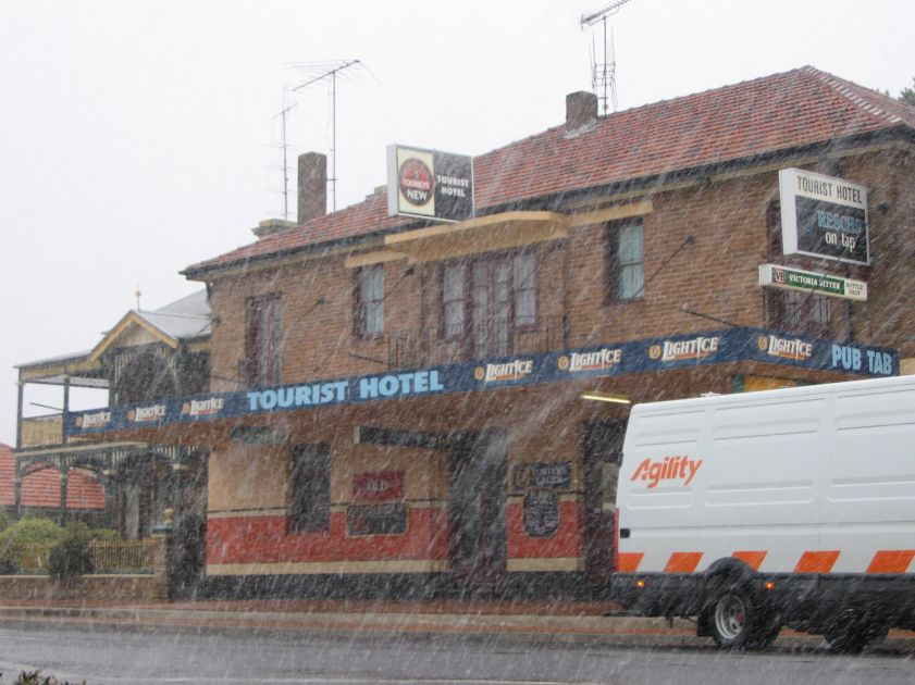 snow snow_pictures : Oberon, NSW   10 August 2005