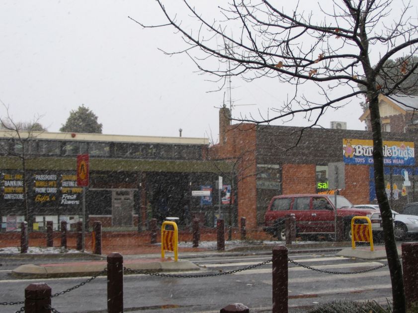 snow snow_pictures : Oberon, NSW   10 August 2005