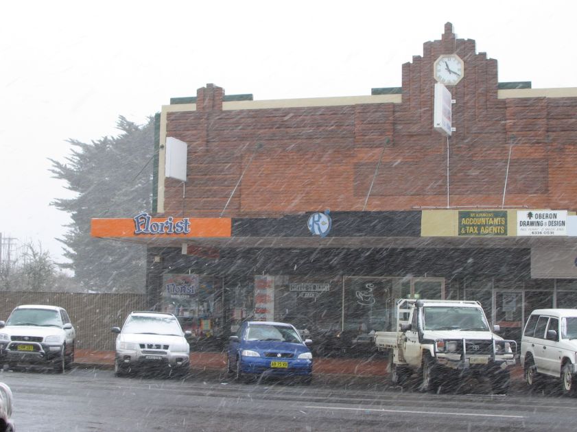 snow snow_pictures : Oberon, NSW   10 August 2005