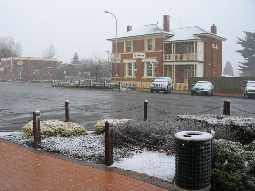 snow snow_pictures : Oberon, NSW   10 August 2005