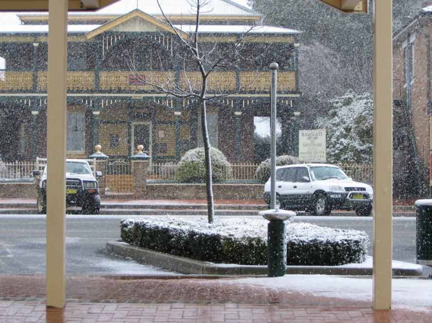 snow snow_pictures : Oberon, NSW   10 August 2005