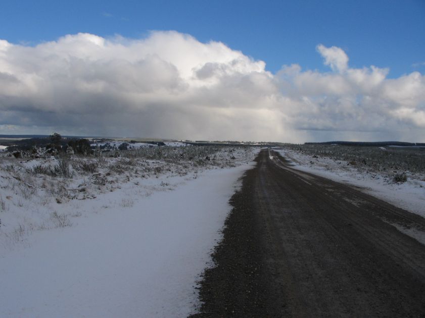 snow snow_pictures : Shooters Hill, NSW   10 August 2005