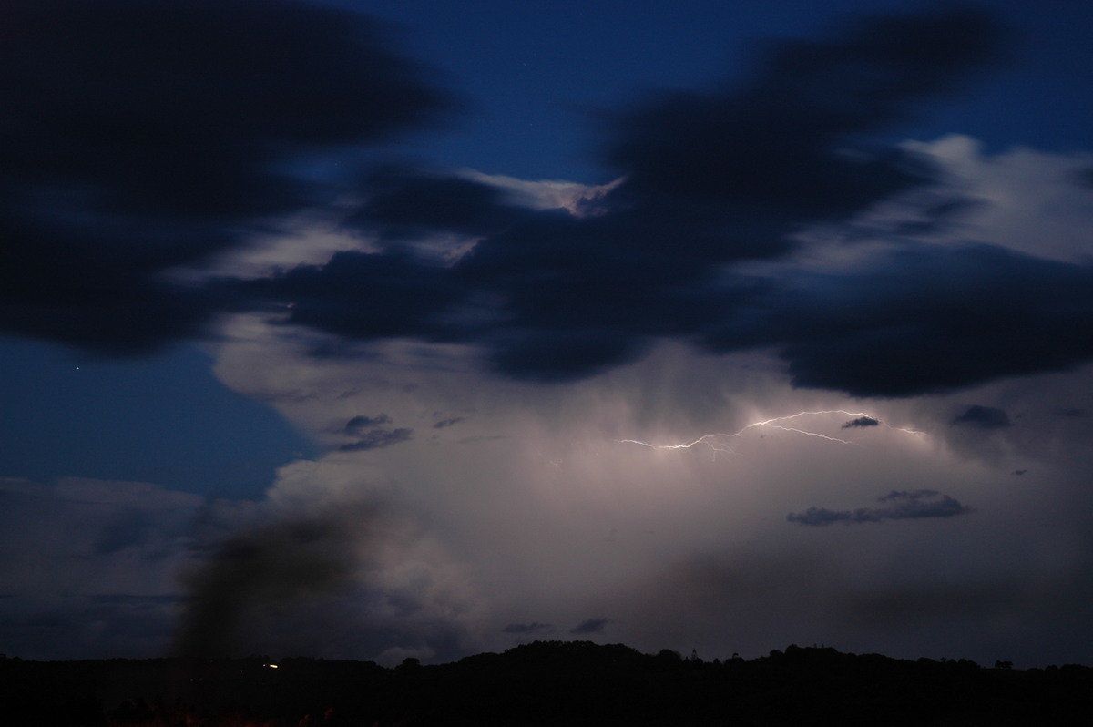 lightning lightning_bolts : Cumbalum, NSW   4 September 2005