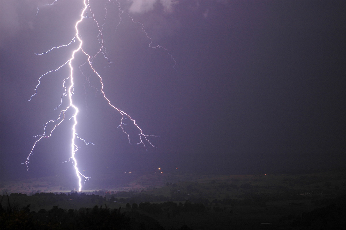 lightning lightning_bolts : McLeans Ridges, NSW   16 September 2005