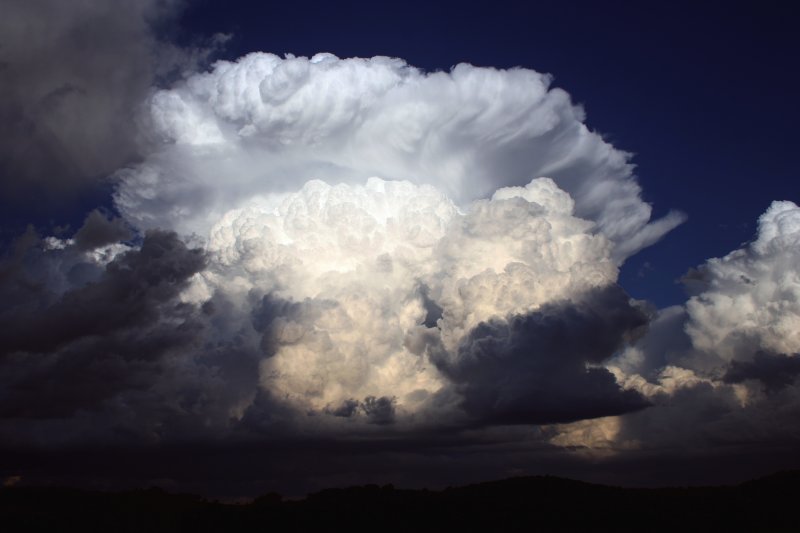 thunderstorm cumulonimbus_incus : near Nowendoc, NSW   27 October 2005