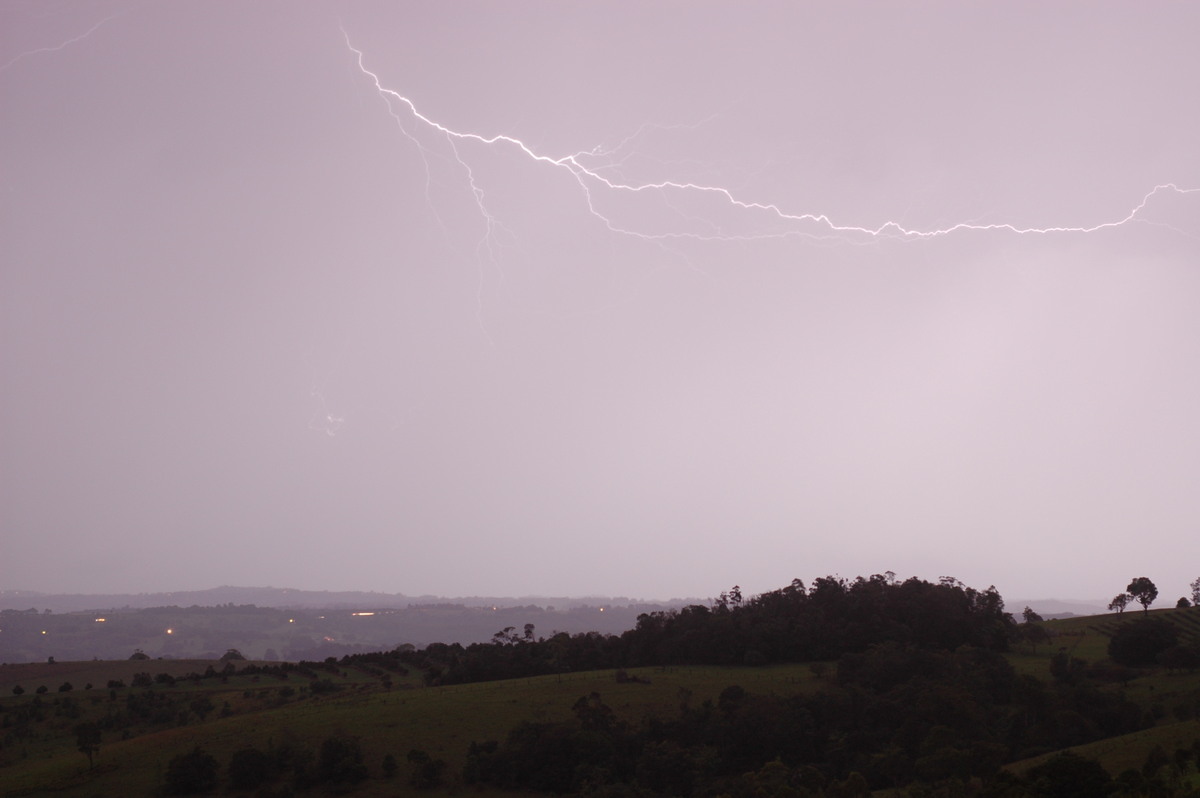 lightning lightning_bolts : McLeans Ridges, NSW   27 October 2005