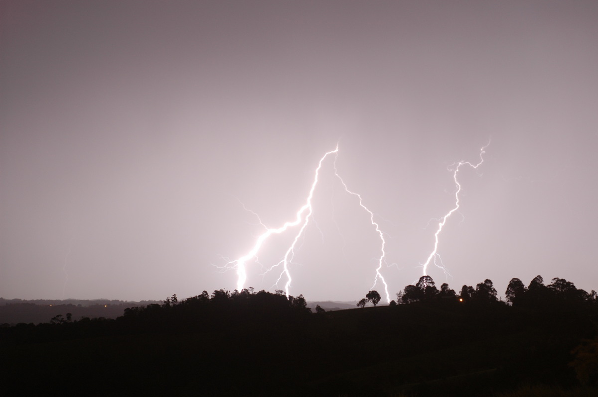 lightning lightning_bolts : McLeans Ridges, NSW   27 October 2005