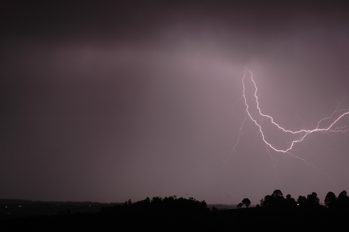 lightning lightning_bolts : McLeans Ridges, NSW   27 October 2005