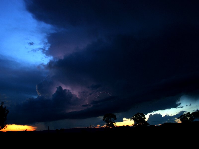 lightning lightning_bolts : Coonabarabran, NSW   25 November 2005