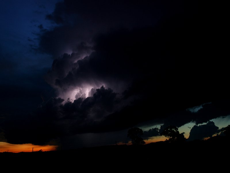 thunderstorm cumulonimbus_incus : Coonabarabran, NSW   25 November 2005