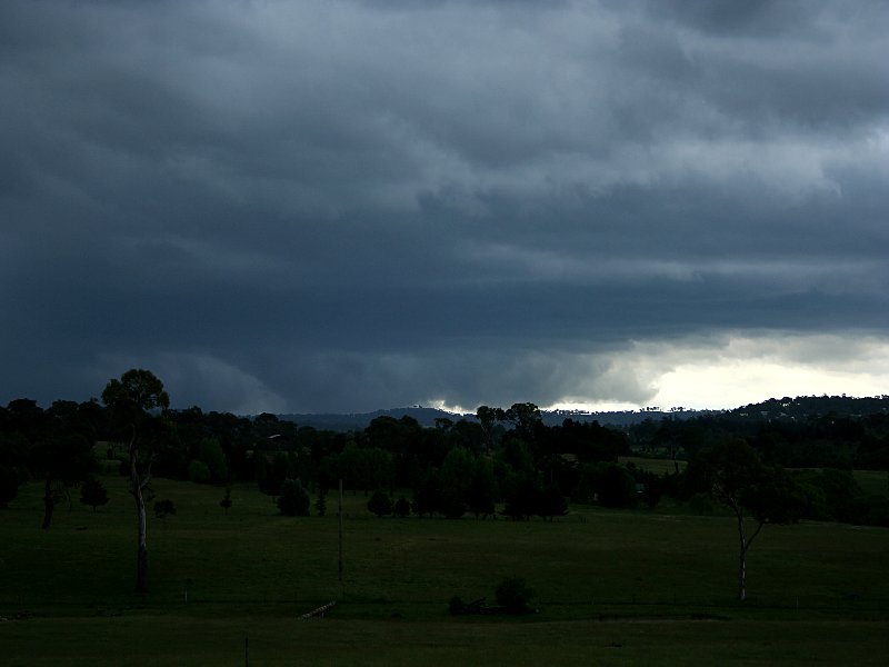 cumulonimbus thunderstorm_base : Armidale, NSW   27 November 2005