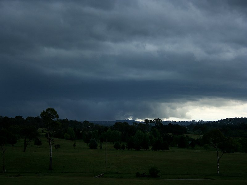 cumulonimbus thunderstorm_base : Armidale, NSW   27 November 2005