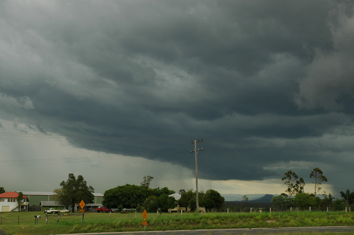 cumulonimbus thunderstorm_base : W of Brisbane, NSW   27 November 2005