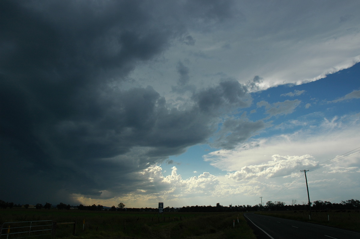 anvil thunderstorm_anvils : near Casino, NSW   13 December 2005