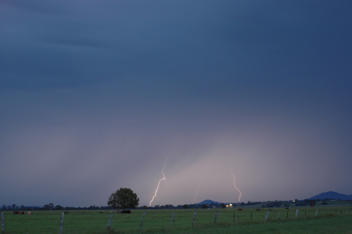 lightning lightning_bolts : near Casino, NSW   13 December 2005