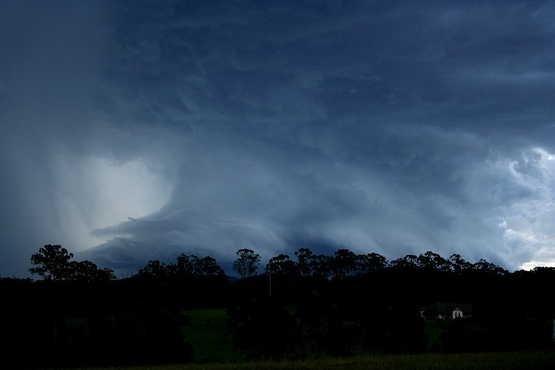 cumulonimbus thunderstorm_base : near Nabiac, NSW   17 December 2005