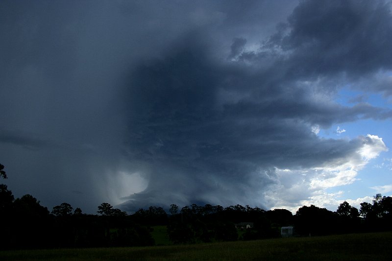 cumulonimbus supercell_thunderstorm : near Nabiac, NSW   17 December 2005