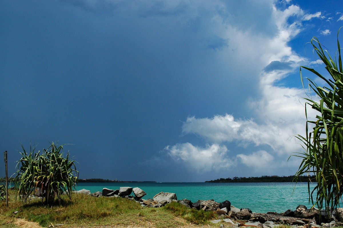 thunderstorm cumulonimbus_incus : Ballina, NSW   17 December 2005