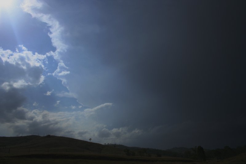 thunderstorm cumulonimbus_incus : near Yarraman, Qld   26 December 2005