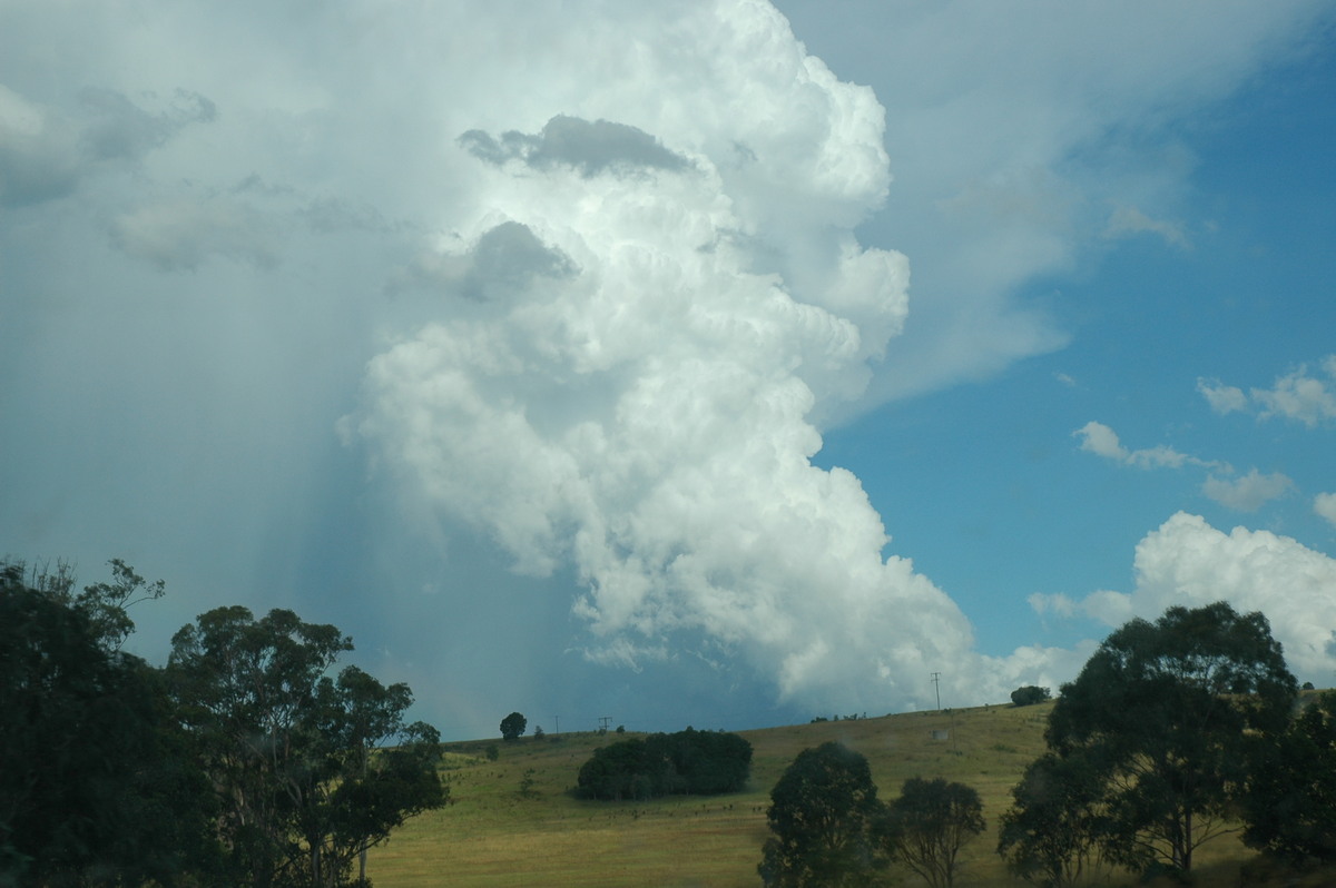 thunderstorm cumulonimbus_incus : NW of Brisbane, QLD   26 December 2005