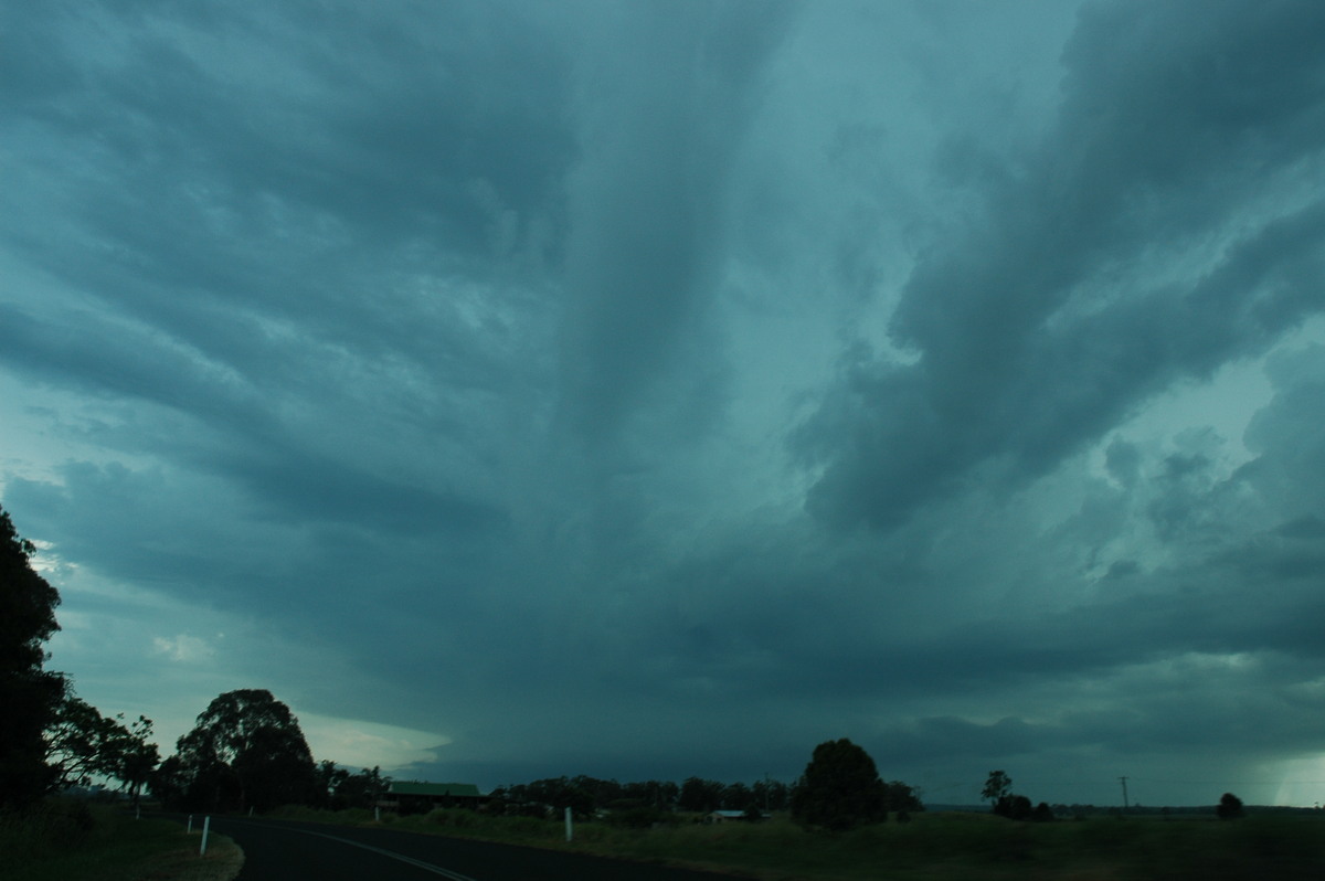 cumulonimbus thunderstorm_base : Woodburn, NSW   27 December 2005