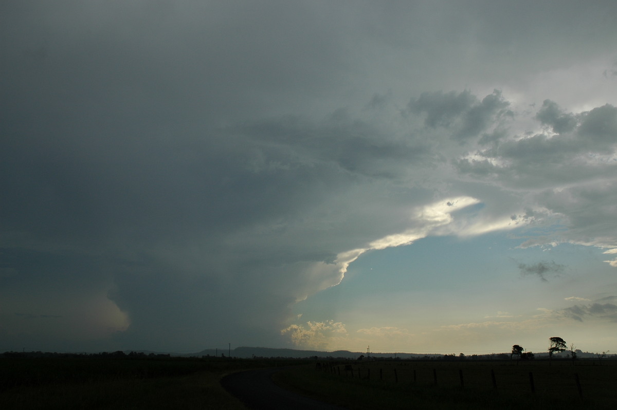 thunderstorm cumulonimbus_incus : Woodburn, NSW   27 December 2005